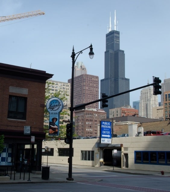 Grown-up Travel Guide Daily Photo: Buddy Guy’s Legends and the Sears Tower, Chicago, USA DSC_4709 (564x640)