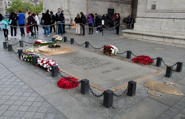 Grown-up Travel Guide Daily Photo: The Tomb of the Unknown Soldier, Paris, France DSC_5038-640x412