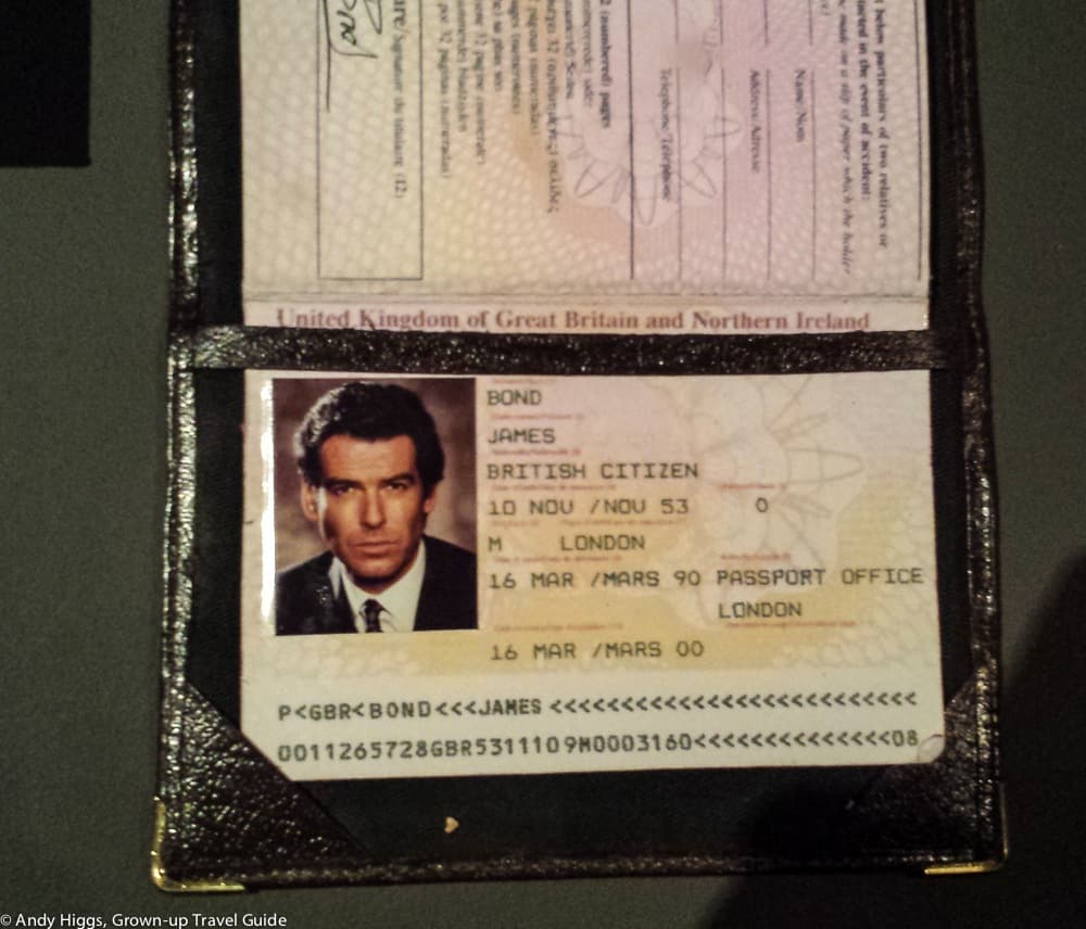 Bond-passport.jpg