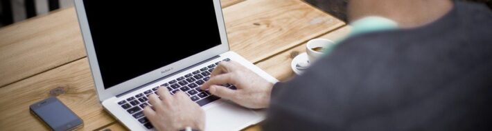 Tips for Starting a Travel Blog blogging-336376_1280